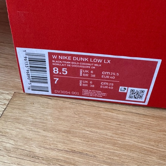 Nike Dunk LX - Picture 6 of 6